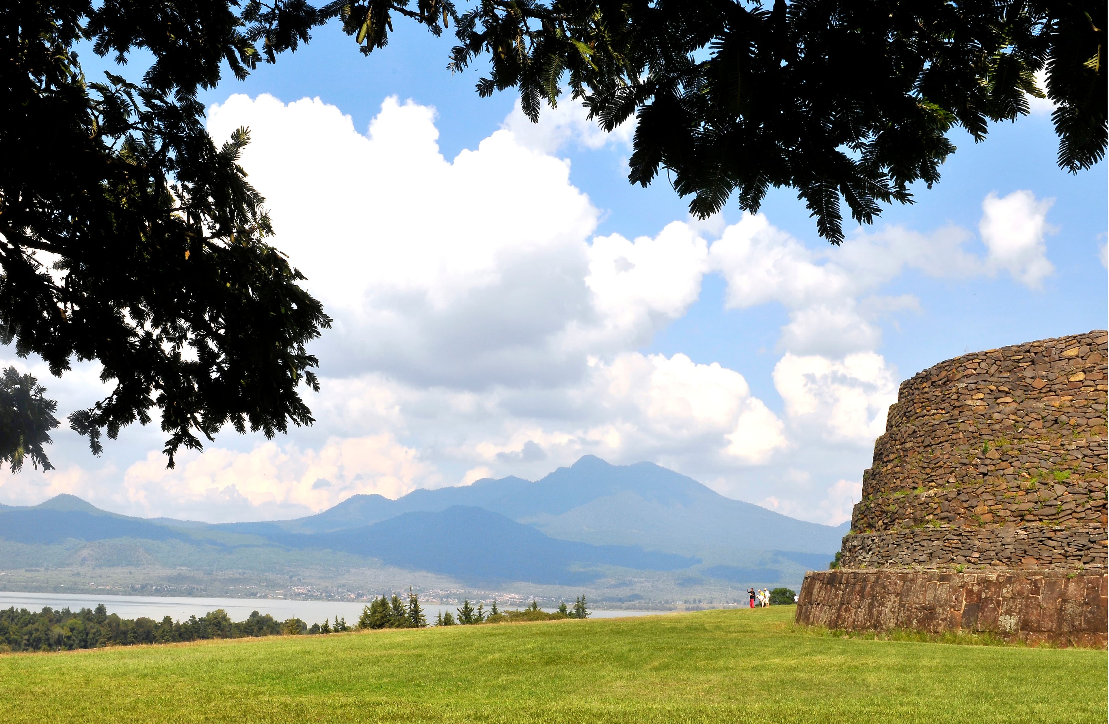 Yacata pyramid; in the background, the Lake Pátzcuaro environment. Tzintzuntzan, Michoacán, Mexico